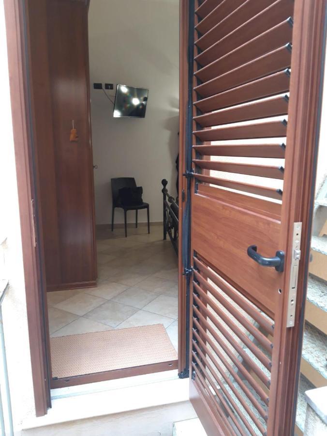 Casa Ale Bed & Breakfast Brindisi Exterior photo